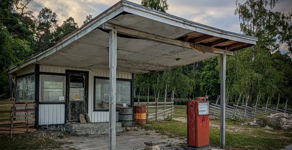 No. 15: Nachttankstelle