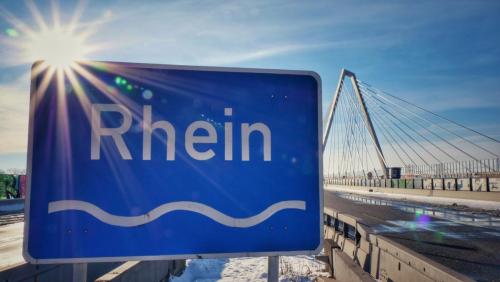 Rheinquerung alt und neu