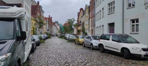 Kopfsteinflasterstraße in Lübecks Altstadt