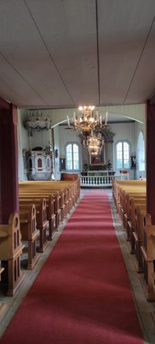 Holzkirche innen