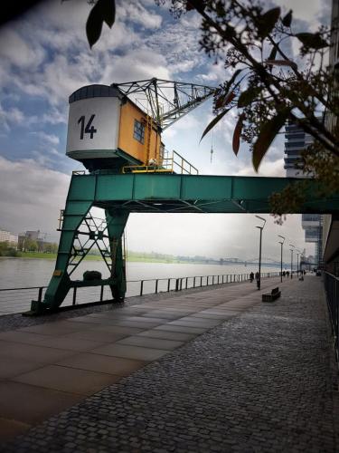 Kran im Rheinauhafen ((c) Tanja)