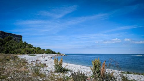 Direkt am Hafen ist das Baden erlaubt - die Ostsee lockt heute mit warmen 21°C