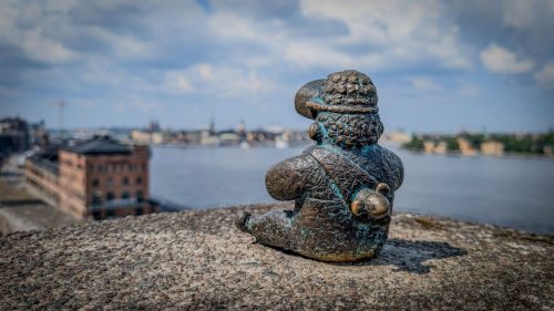 Der weltbester Karlson (vom Dach) blickt auf Stockholm