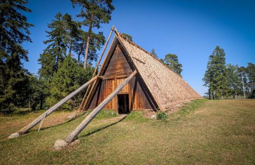Lojsta hall - Ein bäuerliches Langhaus (rekostruiert) aus der späten Eisenzeit