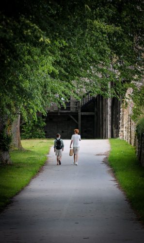 An der Snäckgärdsporten (am nordwestlichsten Punkt der Mauer) wechseln wir auf die Innenseite - hier kann man auf das Tor klettern