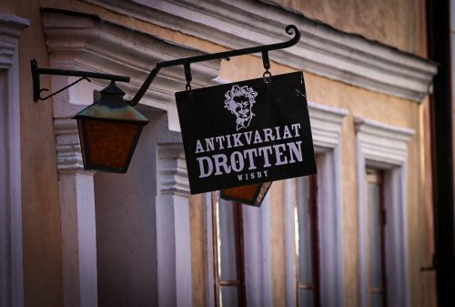 Innerhalb der Altstadt gibt es keine Leuchtreklamen